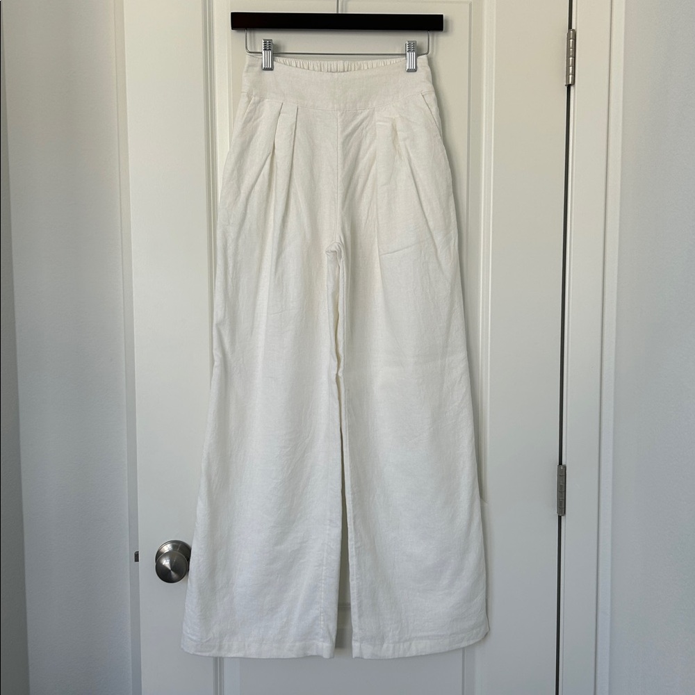 Abercrombie & Fitch White Elastic Waist Linen Pants